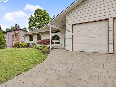 Exterior - 1702 SW Mawrcrest Ave, Gresham, OR 97080 photo 3 of 15