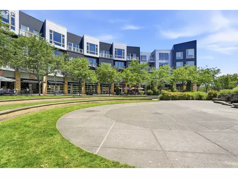 12600 SW Crescent St #216, Beaverton, OR 97005