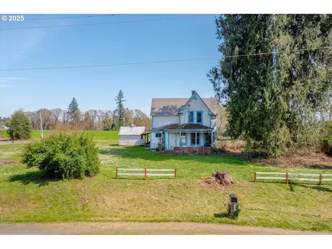 10572 Saratoga Dr NE, Salem, OR 97305