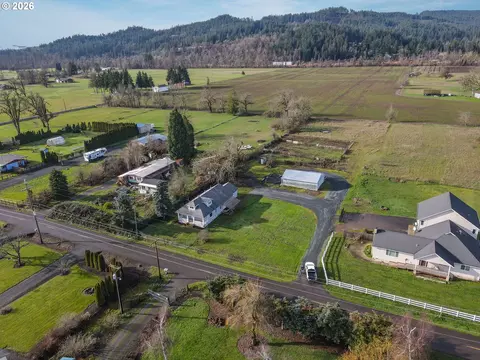 79844 Delight Valley Schoo Rd, Cottage Grove, OR 97424