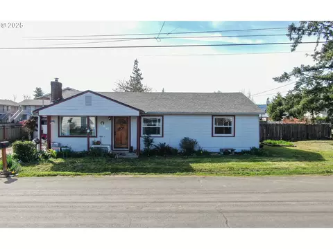 458 W Fair St, Roseburg, OR 97471