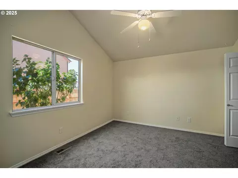 1033 E St, Independence, OR 97351 photo 16