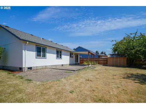 1033 E St, Independence, OR 97351 photo 35