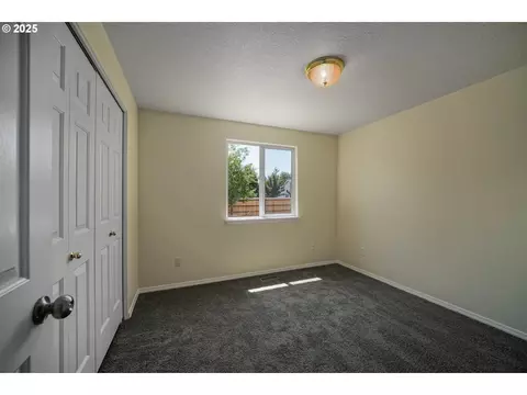 1033 E St, Independence, OR 97351 photo 19
