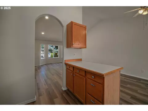 1033 E St, Independence, OR 97351 photo 14