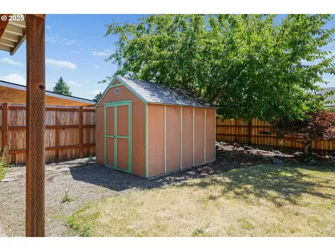 1033 E St, Independence, OR 97351 photo 30