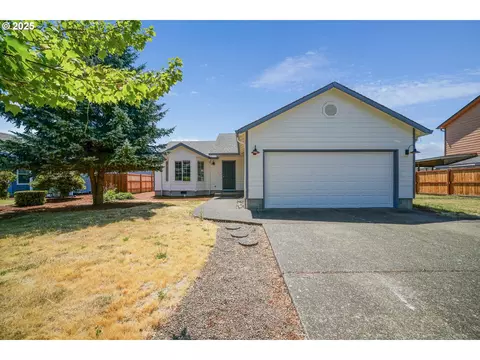 1033 E St, Independence, OR 97351