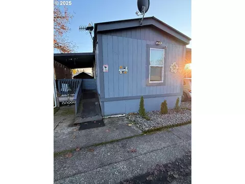 Athena Lane, Roseburg, OR 97470