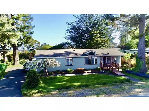 1103 12 Fifield St, Brookings, OR 97415