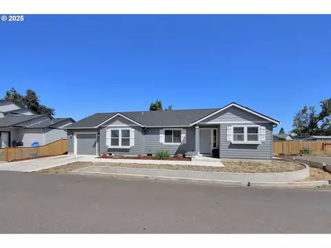 463 35th St, Springfield, OR 97478