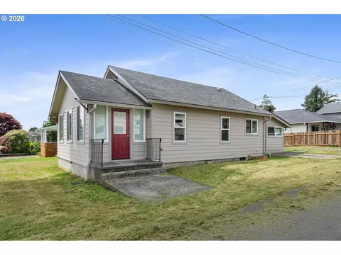 207 2nd St, Garibaldi, OR 97118