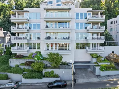 2020 SW Market Street Dr #102, Portland, OR 97201