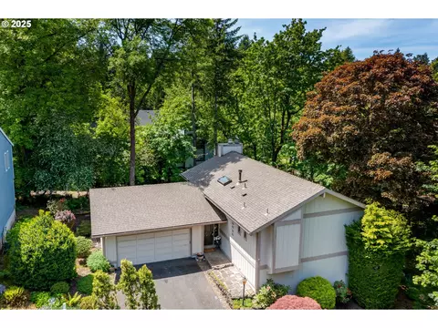 9825 SW Quail Post Rd, Portland, OR 97219