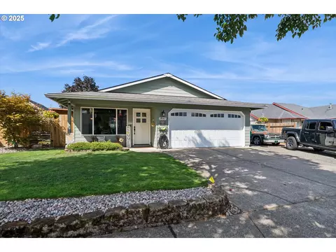 3047 SE 27th Ct, Gresham, OR 97080