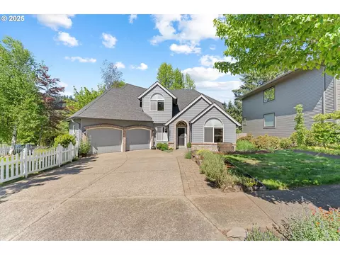 2275 River Heights Cir, West Linn, OR 97068