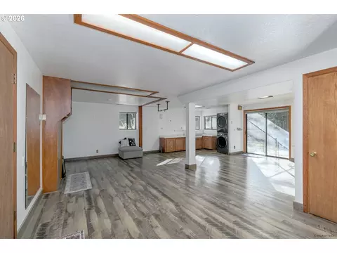 Living - 42440 SE Wildcat Mountain Dr, Sandy, OR 97055 photo 6 of 6