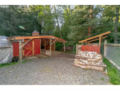 Exterior - 42440 SE Wildcat Mountain Dr, Sandy, OR 97055 photo 5 of 9