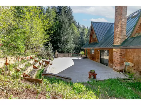 Exterior - 42440 SE Wildcat Mountain Dr, Sandy, OR 97055 photo 3 of 9