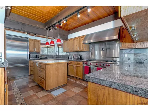 Kitchen - 42440 SE Wildcat Mountain Dr, Sandy, OR 97055 photo 1 of 4