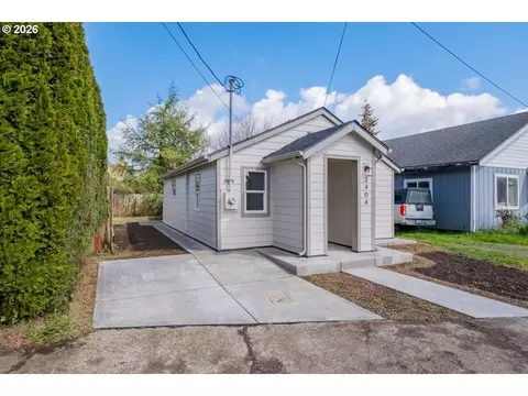 2404 10th St, Tillamook, OR 97141