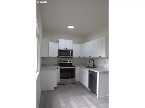 Kitchen - 316 SW 22nd St, Pendleton, OR 97801 photo 1 of 1