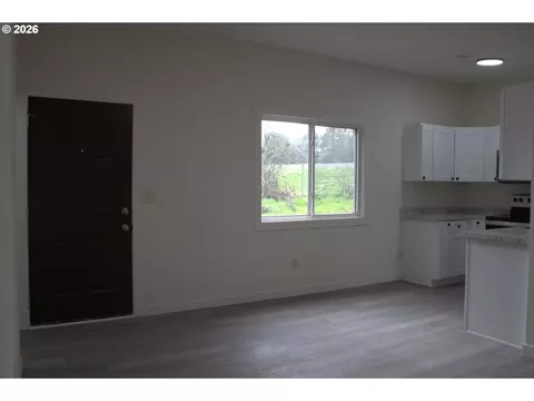 Living - 316 SW 22nd St, Pendleton, OR 97801 photo 1 of 3