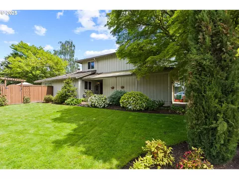 7932 SW Skyhar Dr, Portland, OR 97223