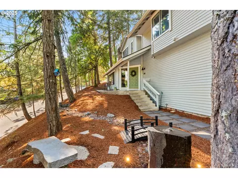 792 Brookside Dr, Eugene, OR 97405