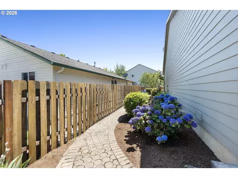 Exterior - 6473 SE 31st Ter, Gresham, OR 97080 photo 5 of 5