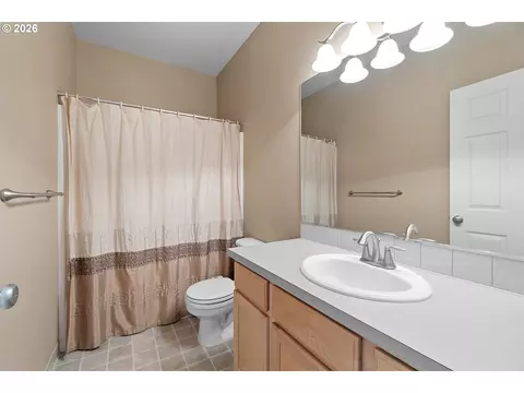 Bath - 6473 SE 31st Ter, Gresham, OR 97080 photo 1 of 3