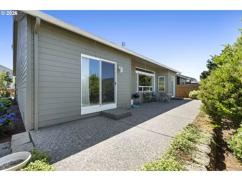 Exterior - 6473 SE 31st Ter, Gresham, OR 97080 photo 4 of 5