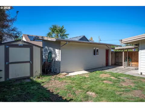 Exterior - 3344 SE Hillyard Rd, Gresham, OR 97080 photo 3 of 10