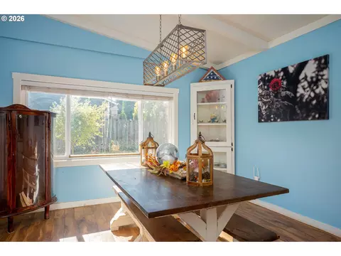 Dining - 3344 SE Hillyard Rd, Gresham, OR 97080 photo 2 of 3