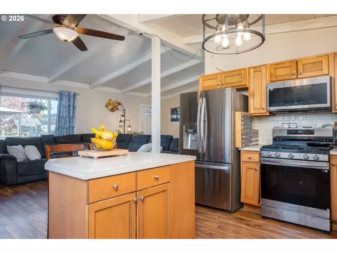 Kitchen - 3344 SE Hillyard Rd, Gresham, OR 97080 photo 6 of 6
