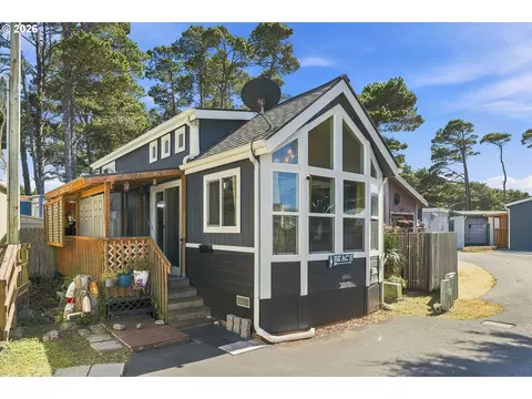 4875 N Highway 101 #38, Depoe Bay, OR 97341