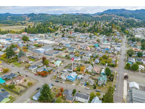 View/Area - 645 5th St, Myrtle Point, OR 97458 photo 2 of 3