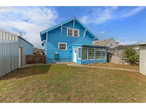 Exterior - 645 5th St, Myrtle Point, OR 97458 photo 6 of 6