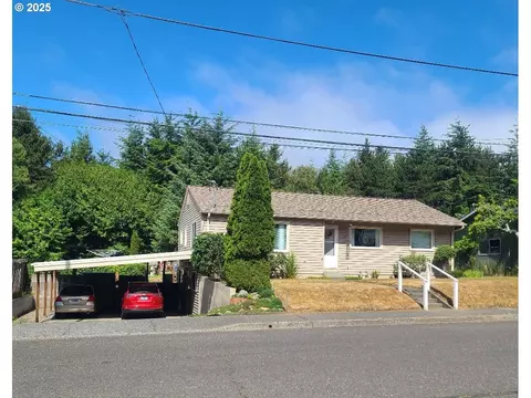 308 Ackerman Ave, Coos Bay, OR 97420