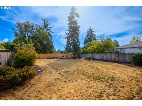 Exterior - 2881 River Rd, Eugene, OR 97404 photo 1 of 4