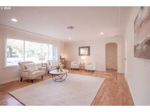 Living - 2881 River Rd, Eugene, OR 97404 photo 2 of 4
