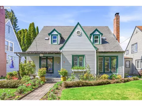 611 SE Peacock Ln, Portland, OR 97214