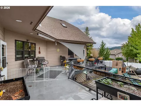 Exterior - 2245 Eagle Loop, Sutherlin, OR 97479 photo 2 of 15