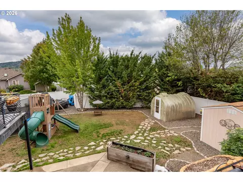 Exterior - 2245 Eagle Loop, Sutherlin, OR 97479 photo 10 of 15