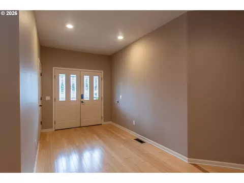Entry Way - 2245 Eagle Loop, Sutherlin, OR 97479 photo 1 of 1