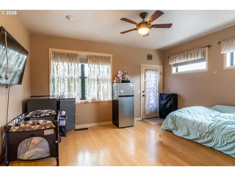 Bedroom - 2245 Eagle Loop, Sutherlin, OR 97479 photo 4 of 4