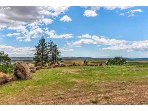 125 Eagle Dr #18/19, Goldendale, WA 98620