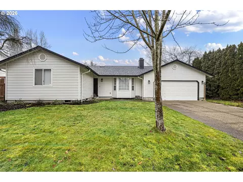 3380 Honeywood St, Eugene, OR 97408