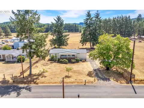 25082 Strawberry Ln, Veneta, OR 97487