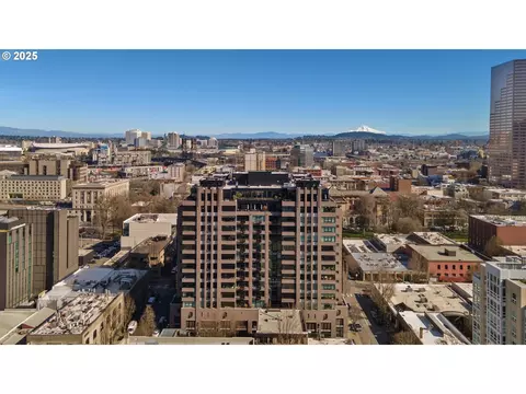 333 NW 9th Ave #909, Portland, OR 97209