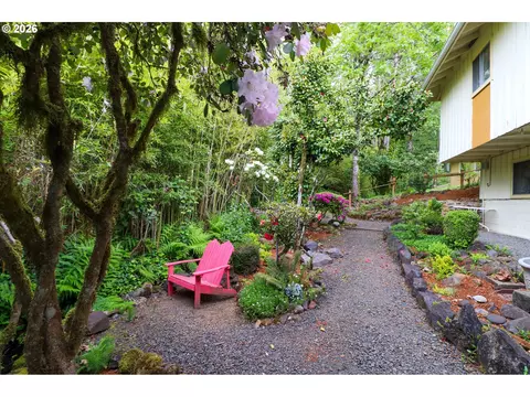 Exterior - 88519 Periwinkle Rd, Springfield, OR 97478 photo 6 of 9